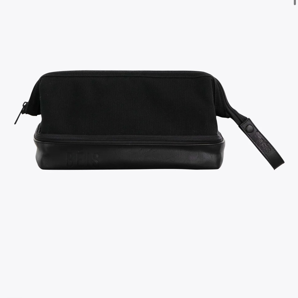 Beis The Dopp Kit 
in Black